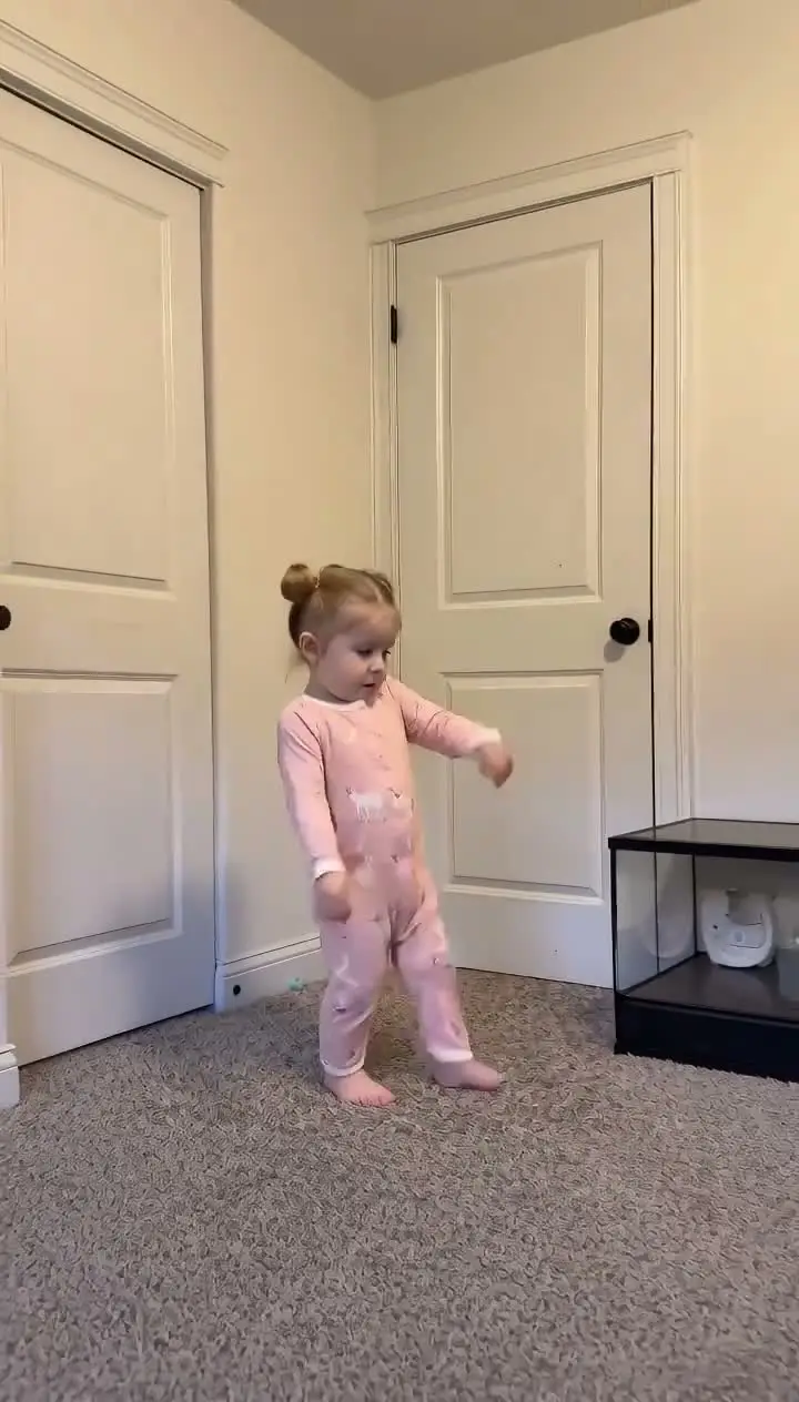 Toc Toc dance AI template example in a domestic room